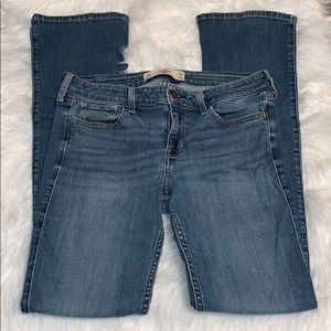 MEDIUM WASH BOOTCUT JEANS
